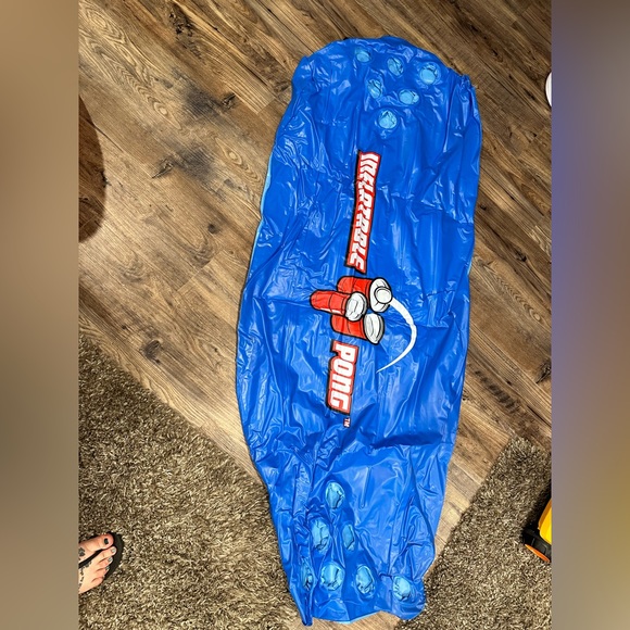 Inflatable beer pong table - Picture 1 of 1
